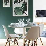 2ndhomes Stylish With Balcony Apartamento