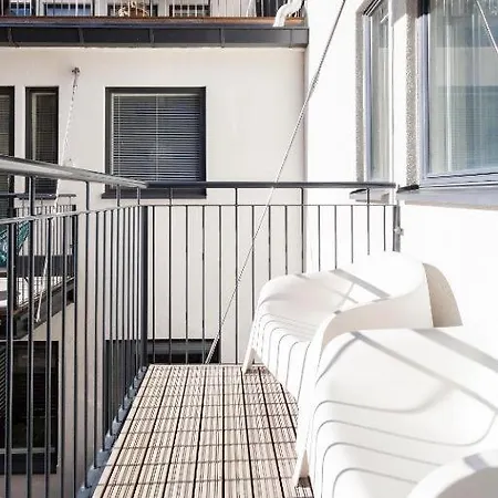 公寓 2ndhomes Stylish With Balcony