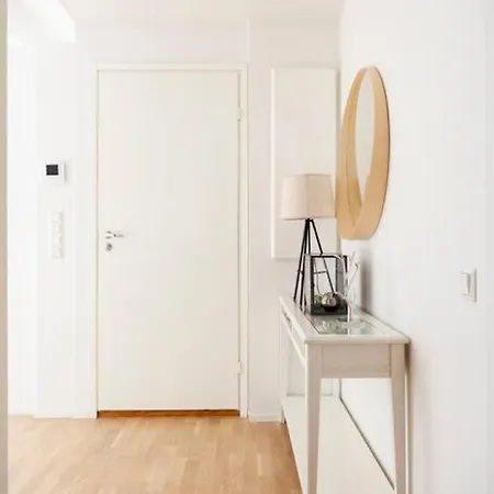 2ndhomes Stylish With Balcony 赫尔辛基