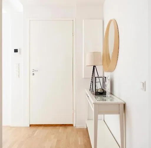 شقة 2ndhomes Stylish With Balcony *