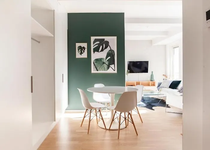 2ndhomes Stylish With Balcony شقة