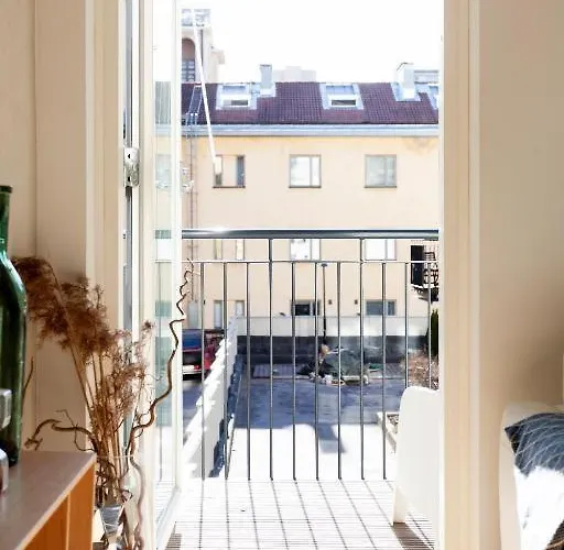 2ndhomes Stylish With Balcony