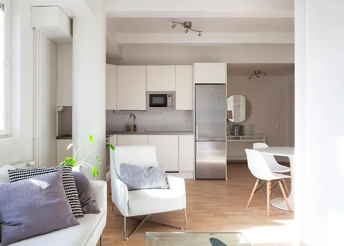 2ndhomes Stylish With Balcony هلسنكي