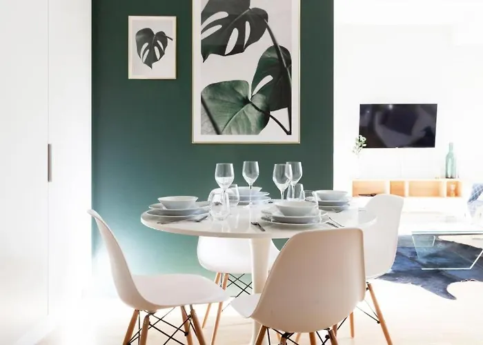 شقة 2ndhomes Stylish With Balcony *