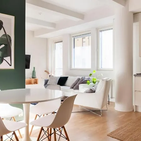 2ndhomes Stylish With Balcony Apartment *