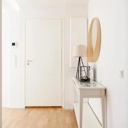 Appartement 2ndhomes Stylish With Balcony *